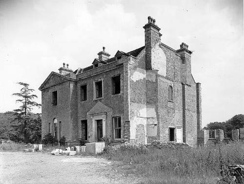 Little Linford Hall - Copyright: Buckinghamshire County Council